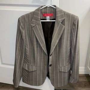 Brand new never worn A K Anne Klein stretch size 12 blazer.